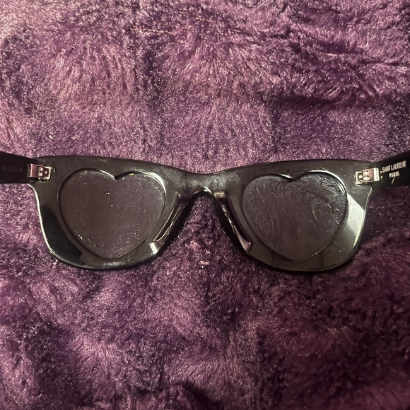 YSL HEART WAYFARER SUNGLASSES - Picture 9 of 12